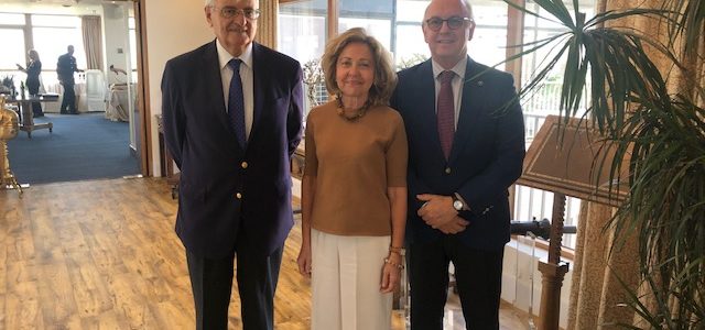 TRIBUNA INDEPENDIENTE CONSUELO MADRIGAL Y EDUARDO TORRES-DULCE