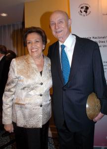 Ricardo Díez-Hochleitner y Esposa